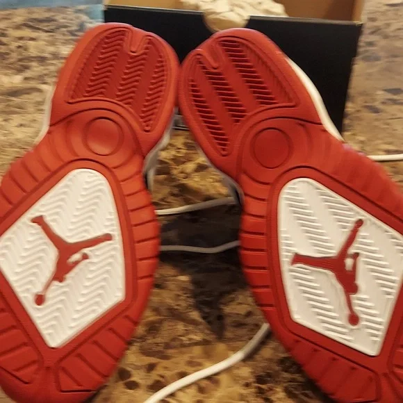 NWOT Air Jordan bloyals - Picture 5 of 5